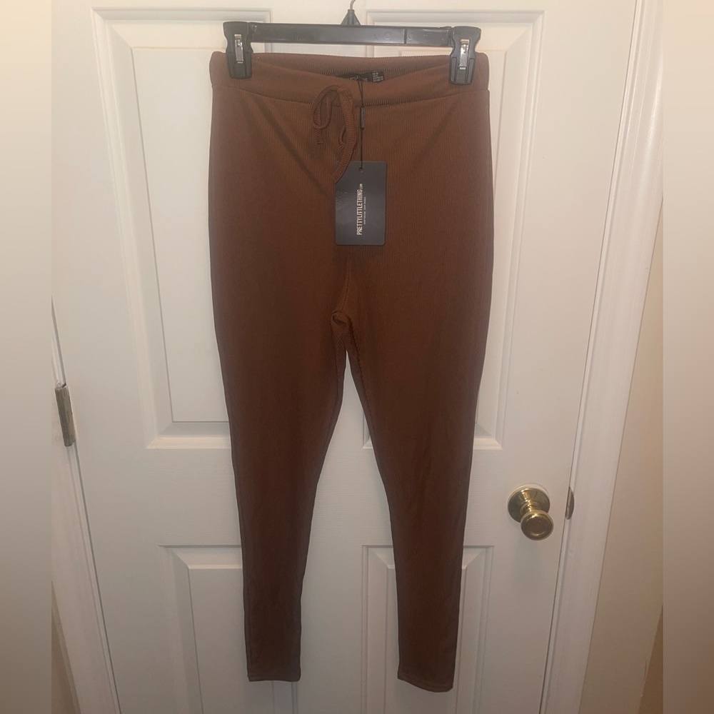 Brown ribbed leggings